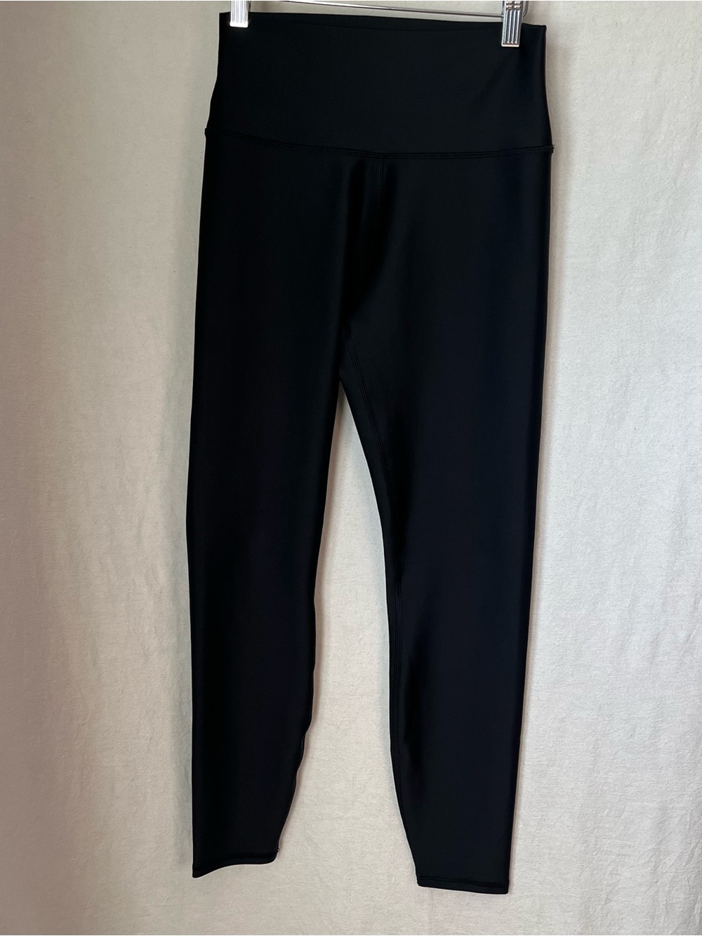 Alo Yoga Black High-Waist Airlift Leggings Size Medium Compressive Shiny